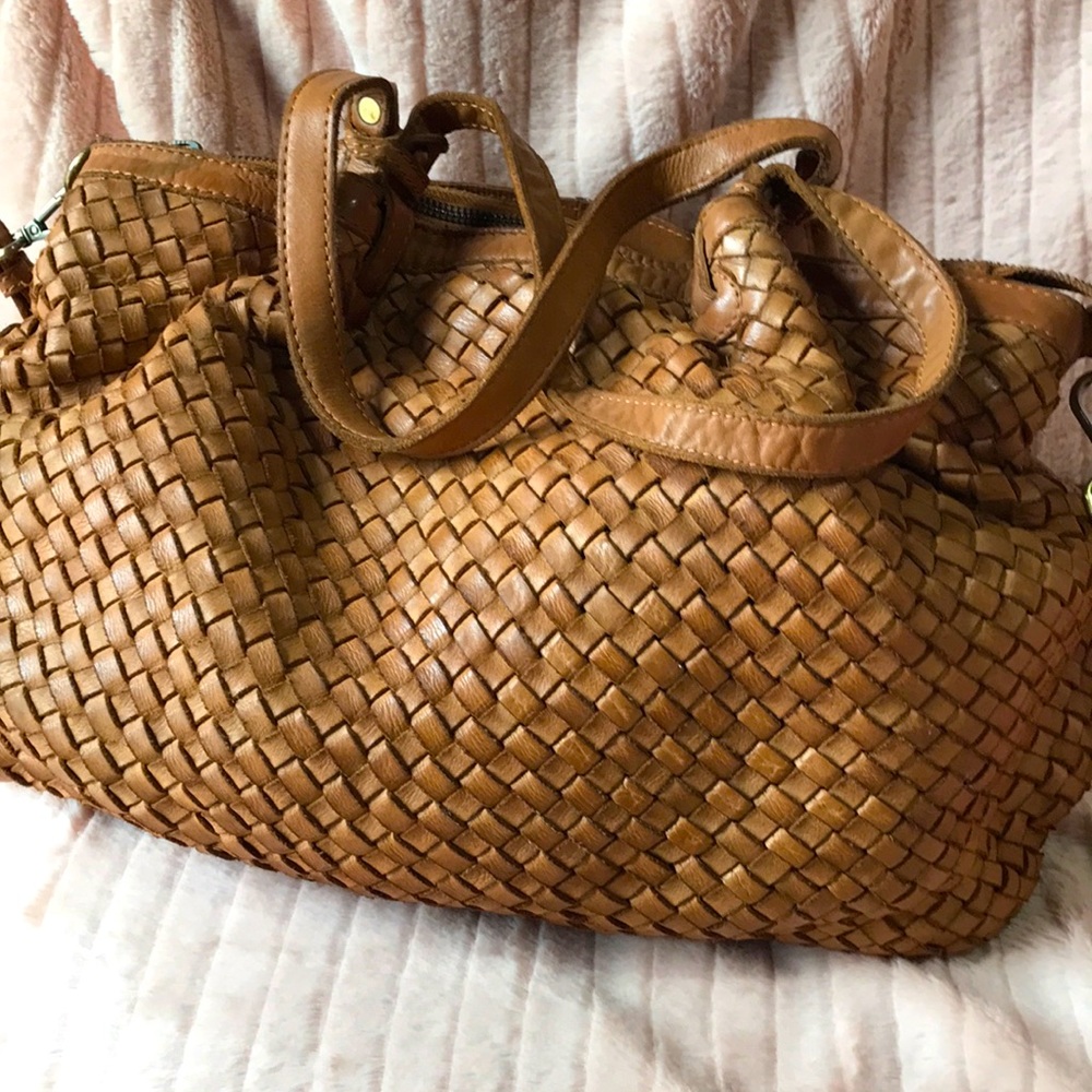 Genuine Leather shoulder bag/satchel